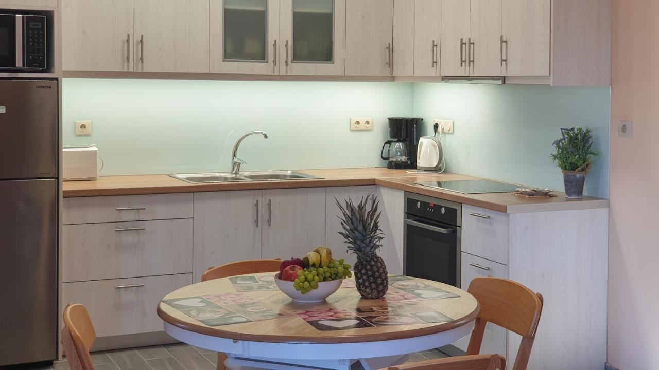 Helen Apartments & Studios 에이지오스스테파노스 외부 사진